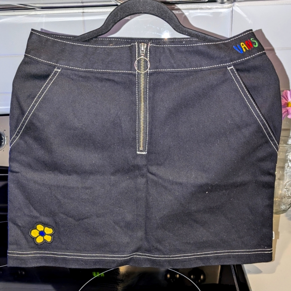 VANS Zip Denim Daisy Skirt Embroidered Size S